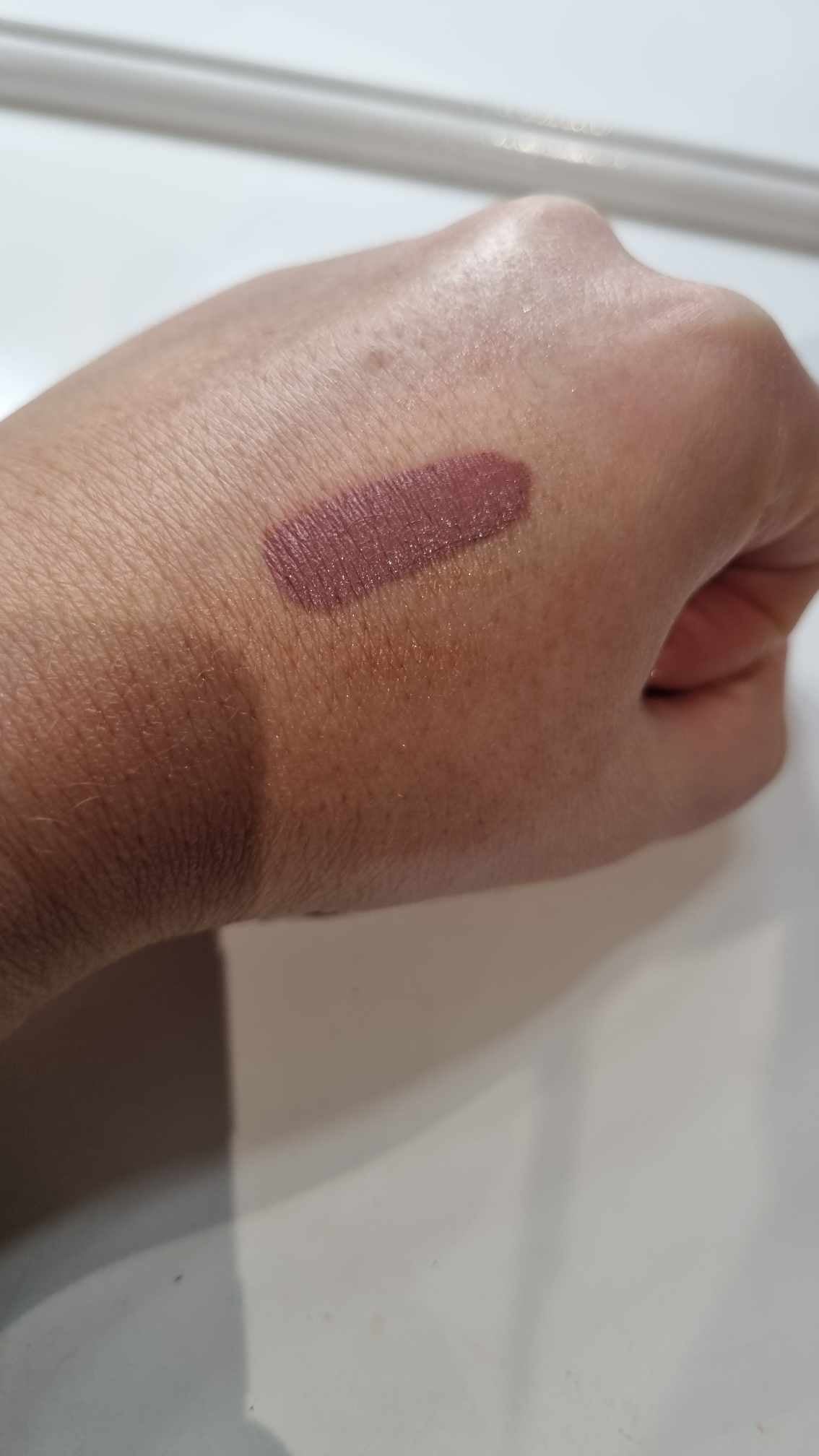 Rouge à lèvres sans transfert, longue tenue mais hydratant, beige nude : Persistence
