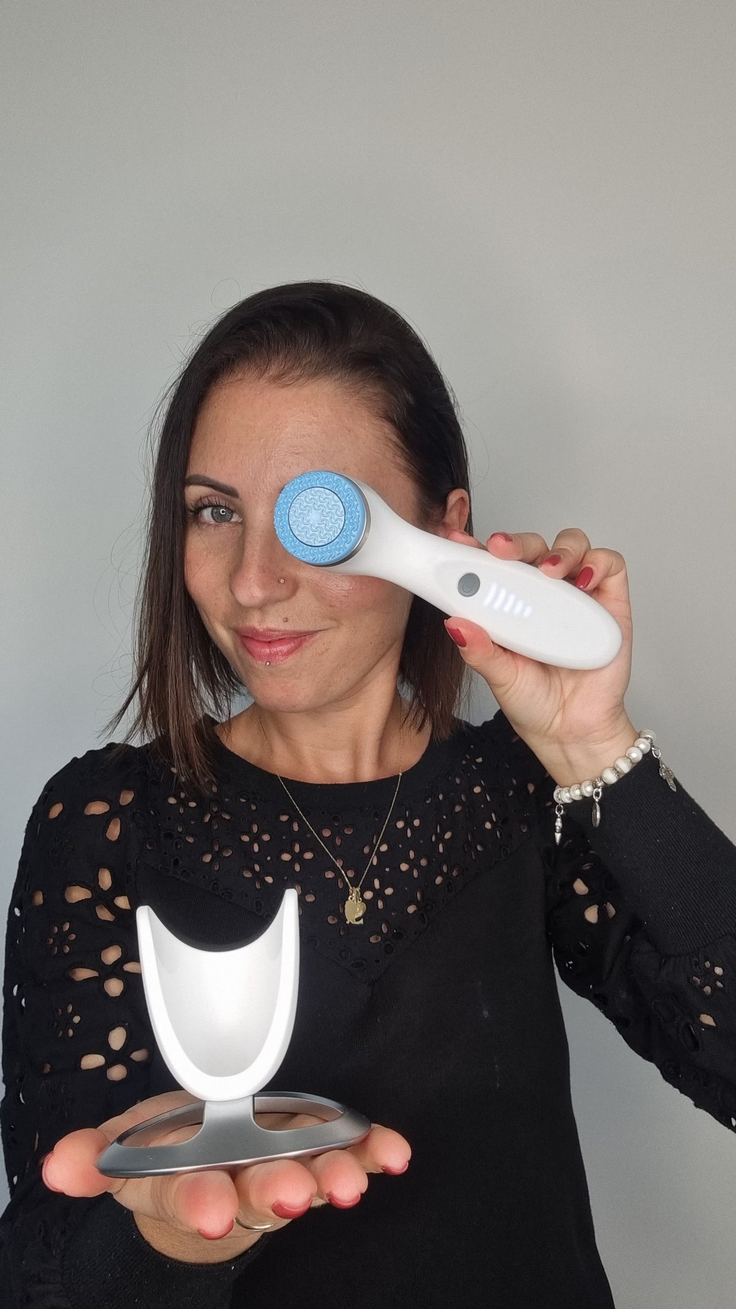 Brosse nettoyante anti-âge aux 7 bienfaits en 2 min connectée dernière génération bleue ou rose gold
