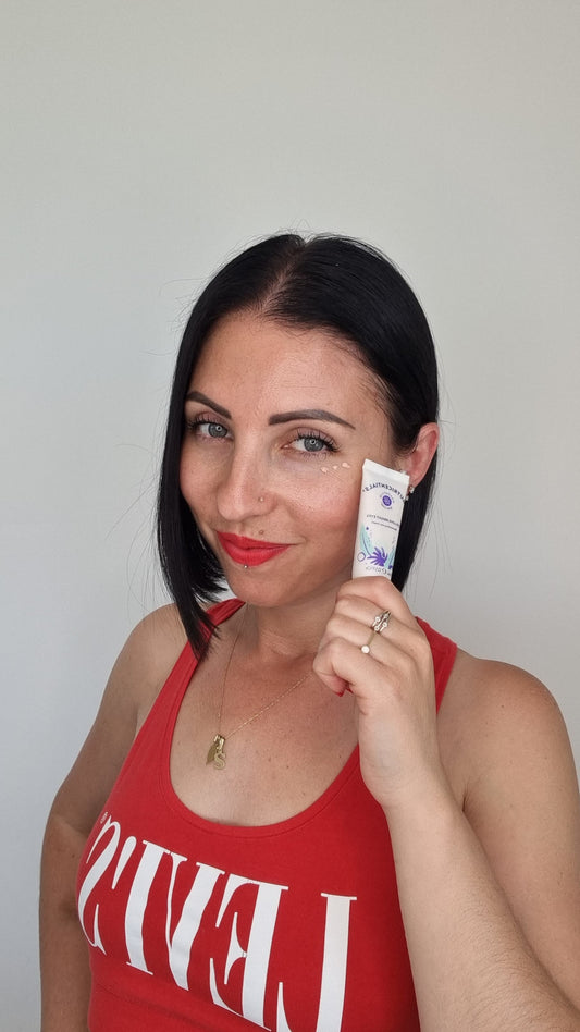 Contour des yeux illuminateur, hydratant, teinté et bio adaptatif